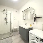 Urban Flats 4*