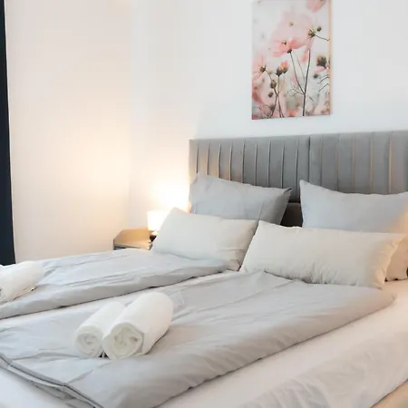 Aparthotel Urban Flats 4*