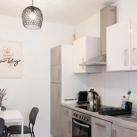 Urban Flats Appart hôtel 4*