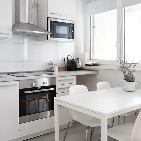 Urban Flats Aparthotel 4*