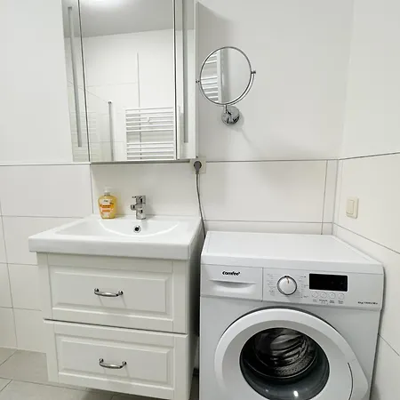 Urban Flats Aparthotel 4*