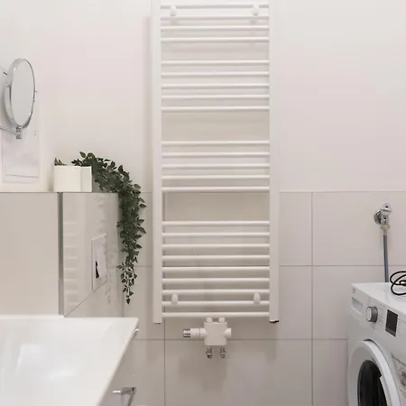 Urban Flats Aparthotel 4*